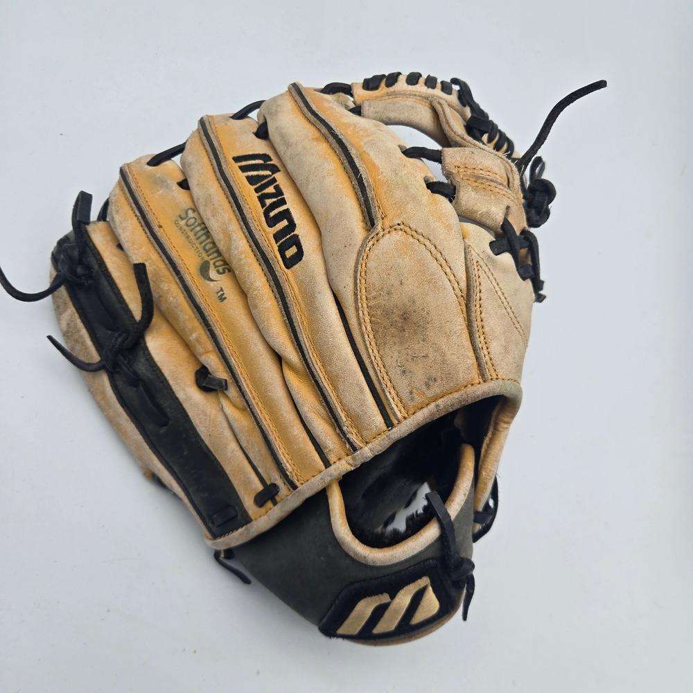 Mizuno GCS 1175 Classic Series Baseball Glove Mens 11.75" RHT Tan/Black Leather
